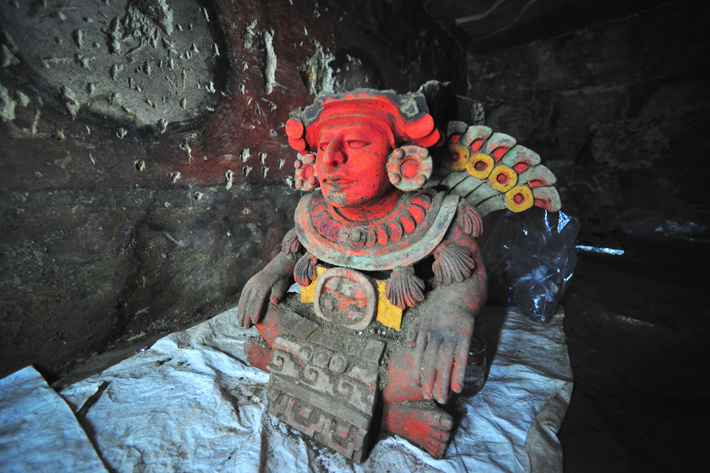 zapotec-warlord-figurine-atzompa