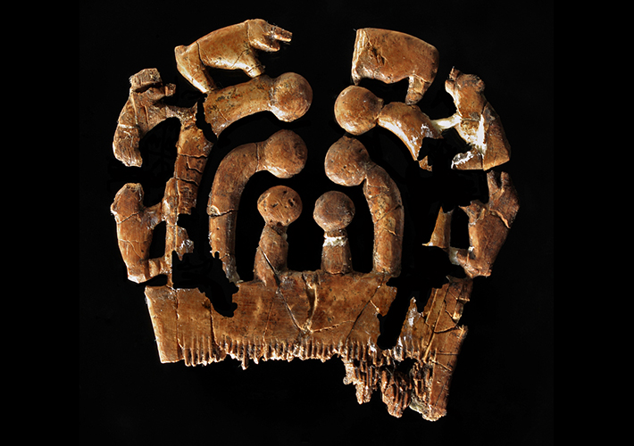 An ivory comb including figures of pigs was among the grave goods left with the women in the Montelirio tholos chamber. (Courtesy Research Group ATLAS, University of Sevilla/Photograph: Miriam Luciañez Triviño)