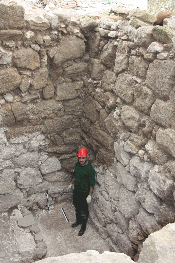 Room Discovered at Bronze Age Temple in Sidon
