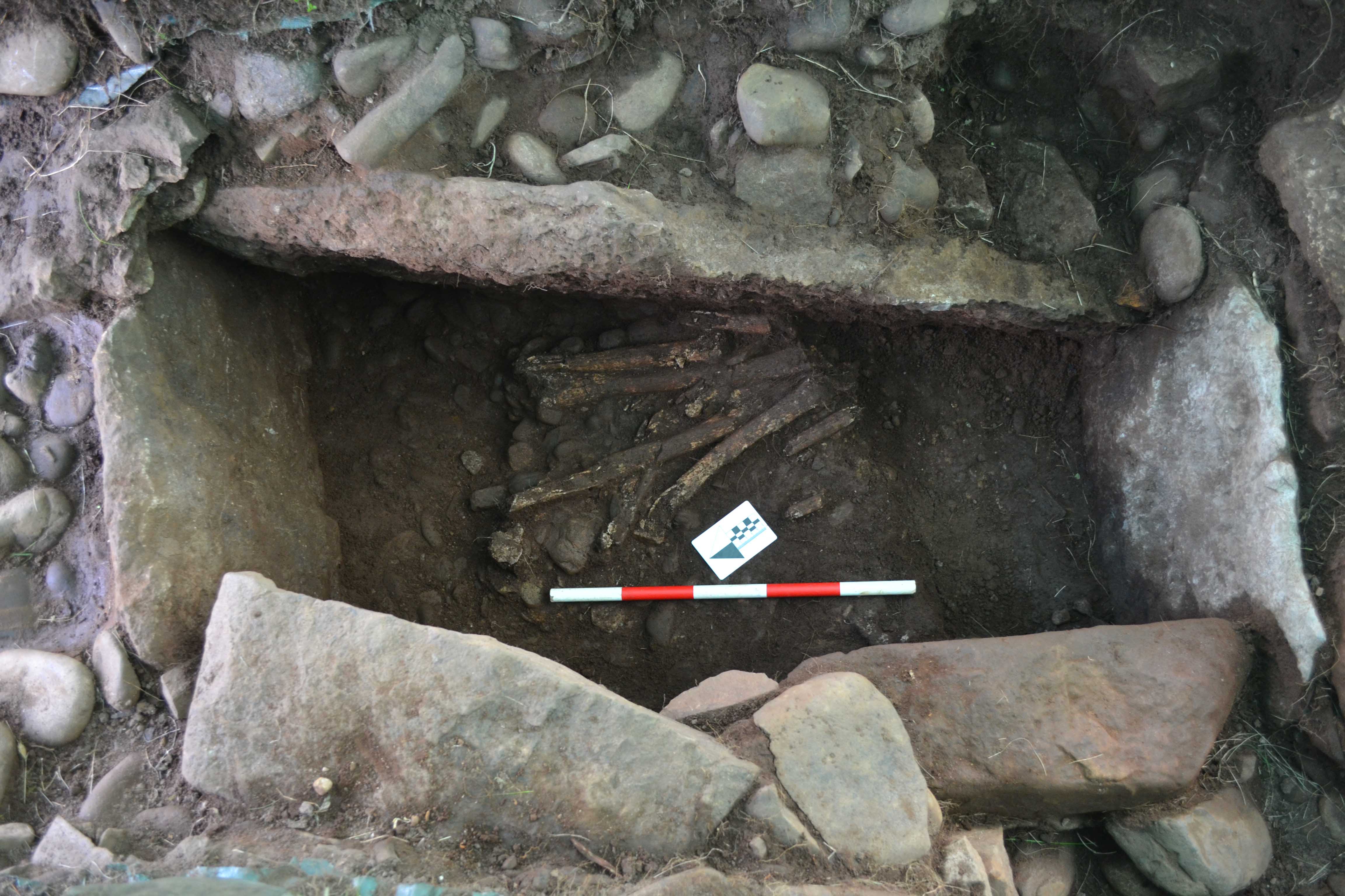 bronze-age-cist-burial-scotland-highlands