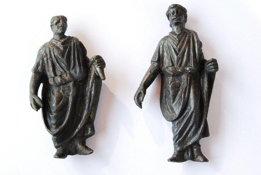 roman-legions-bronze-statue-bulgaria-fort