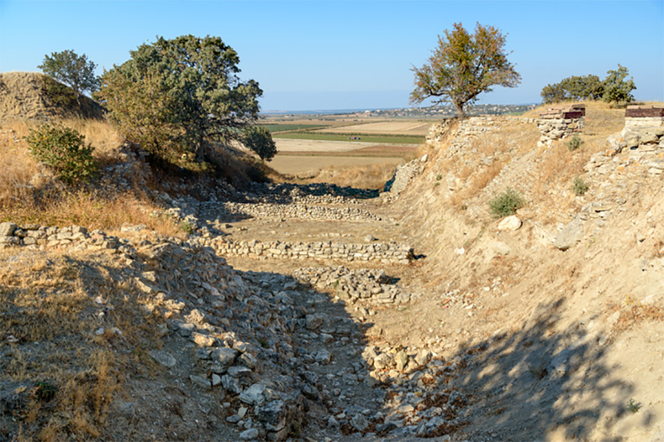 Schliemann’s great trench that cut through many of Troy’s settlement layers