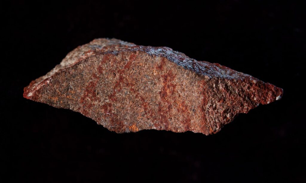 Ochote Rocks News - Scientists Date Ochre Pattern on South African Rock Fragment ...