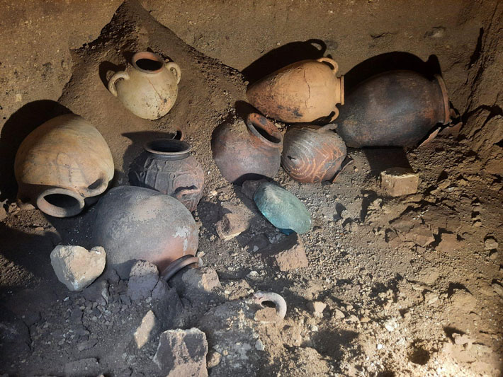 Italy Vulci Tomb Pottery