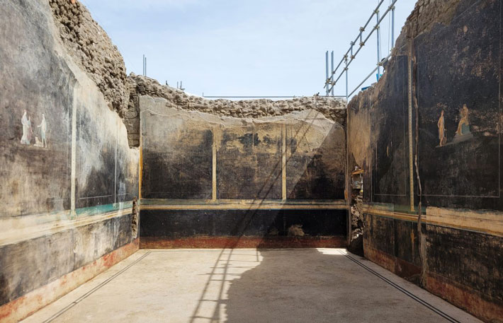 Pompeii Dining Room Paintings