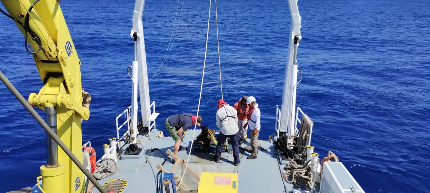 Recovering warship ram off the coast of Sicily