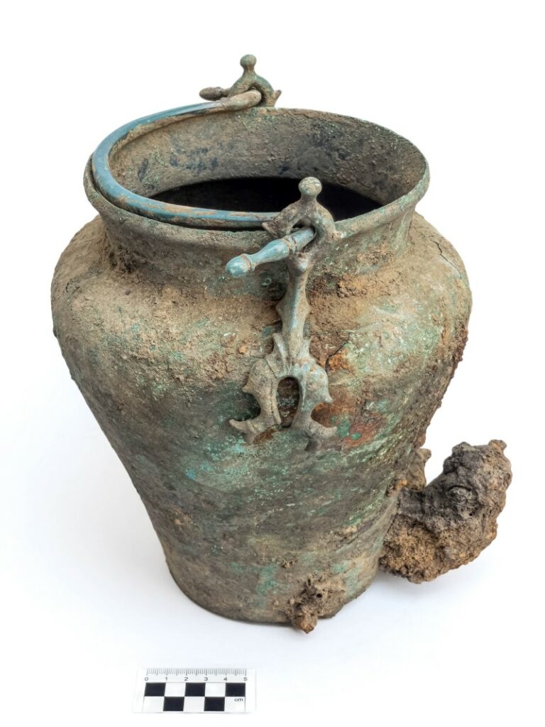 Bronze situla