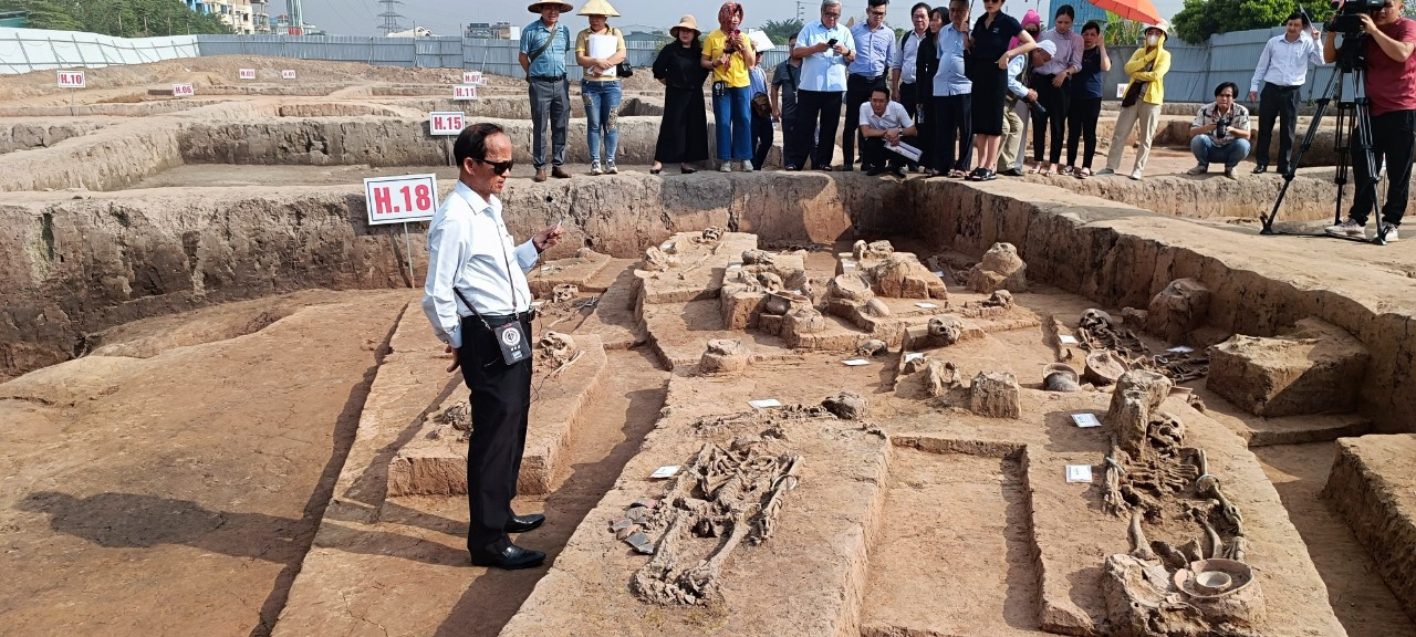 Excavations at Vuon Chuoi Archaeological Site, Vietnam