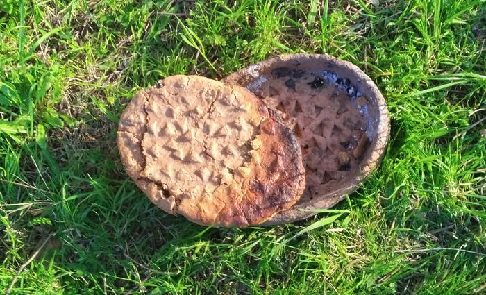 ‘Focaccia’ seasoned with animal fat baked in an experimental replica husking tray