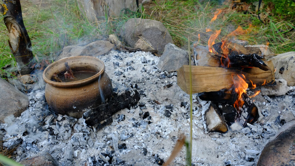 Researchers studied the extraction of animal teeth by boiling them in a ceramic vessel.
