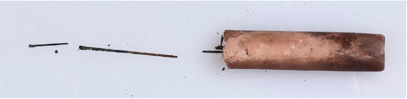 Steel acupuncture needle fragments and jade tube
