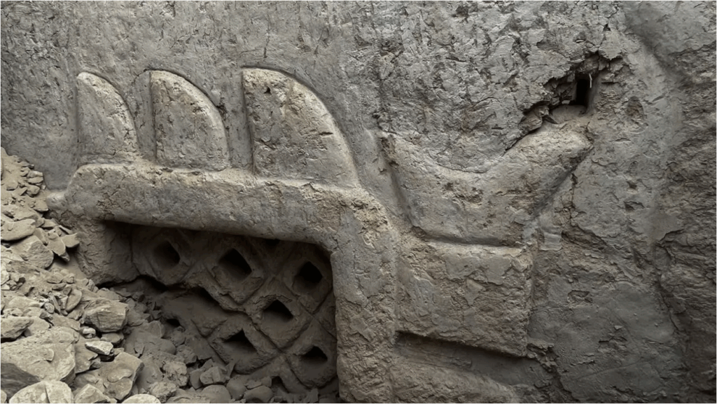 Section of mural at Huaca Yolanda, La Libertad, Peru