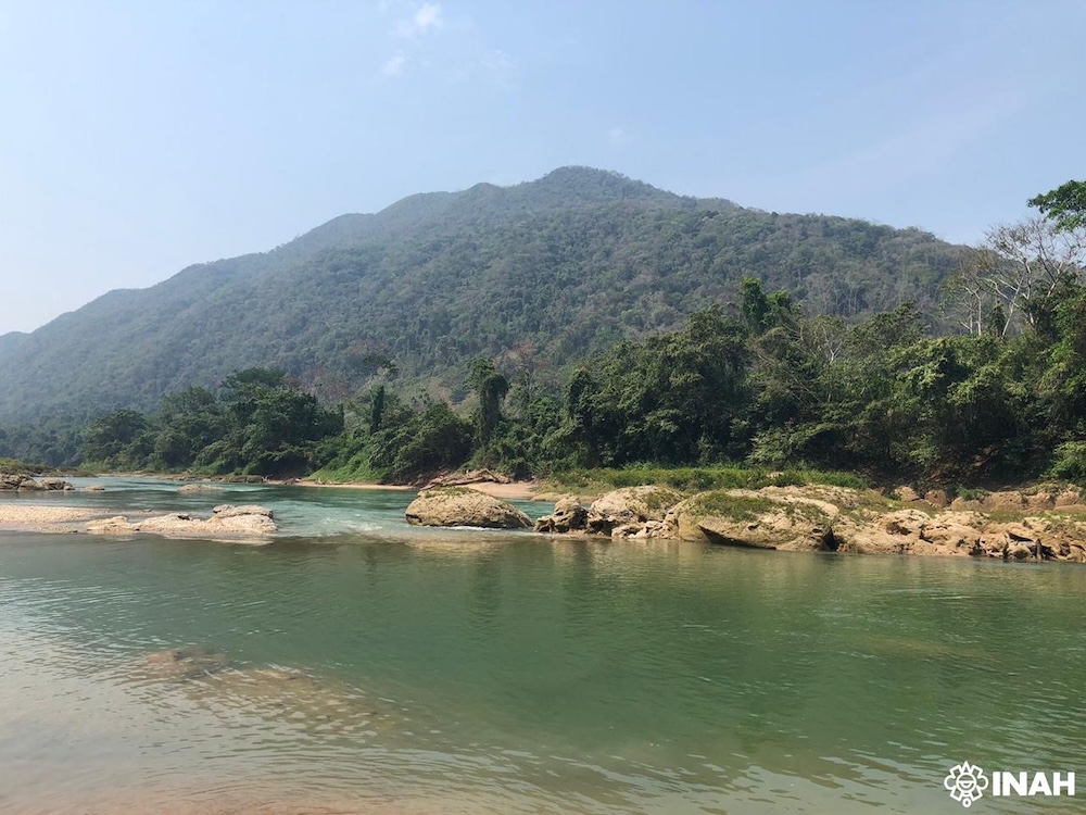 Tzendales Rive, the possible site of the Maya city of Sak-Bahlán, Chiapas, Mexico