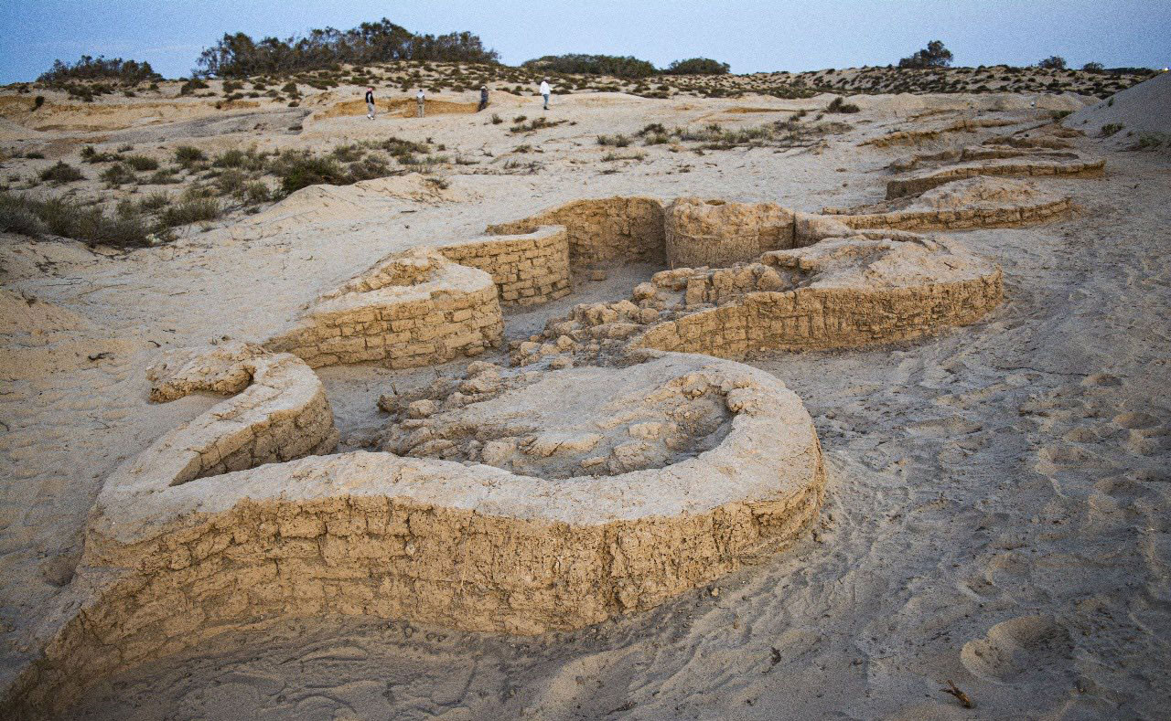 Zigzag walls of fortress, Tell el-Kharouba, Egypt