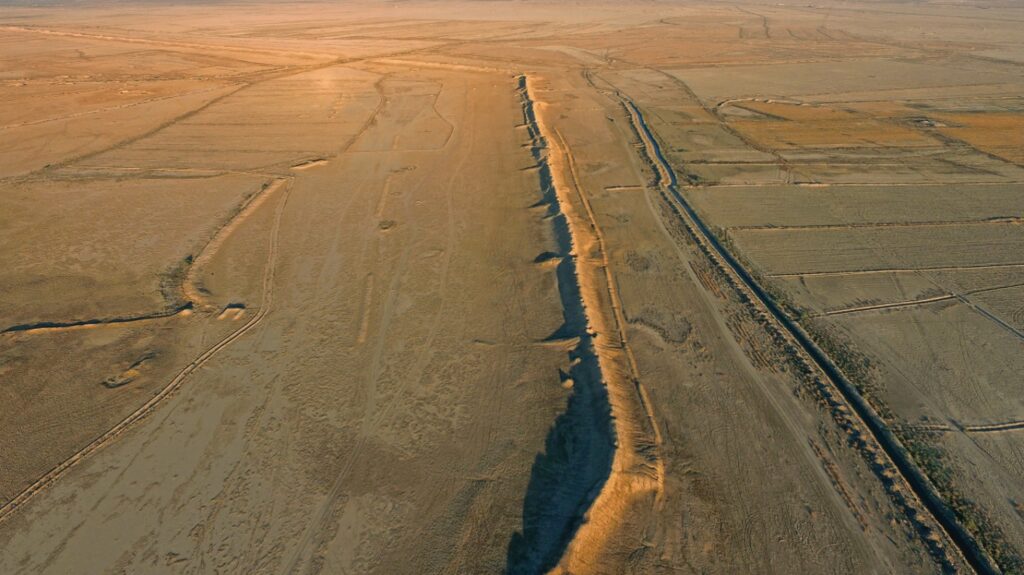 Aerial photo showing the walls of Alexandria on the Tigris, Charax-Spasinou, Iraq