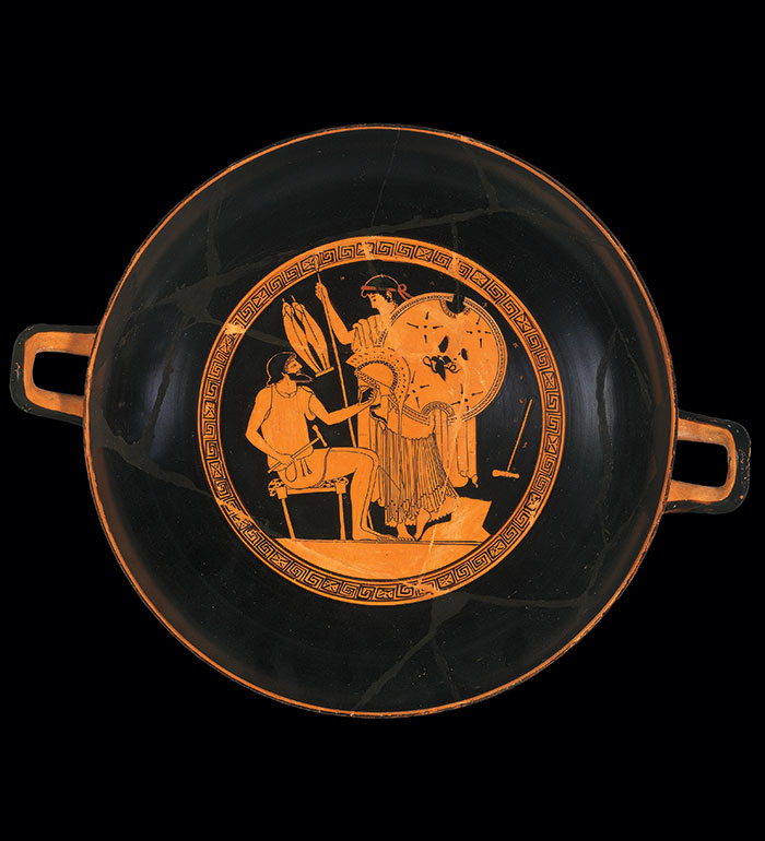 Cup portraying Hephaestus handing Achilles’ armor to his mother, Thetis