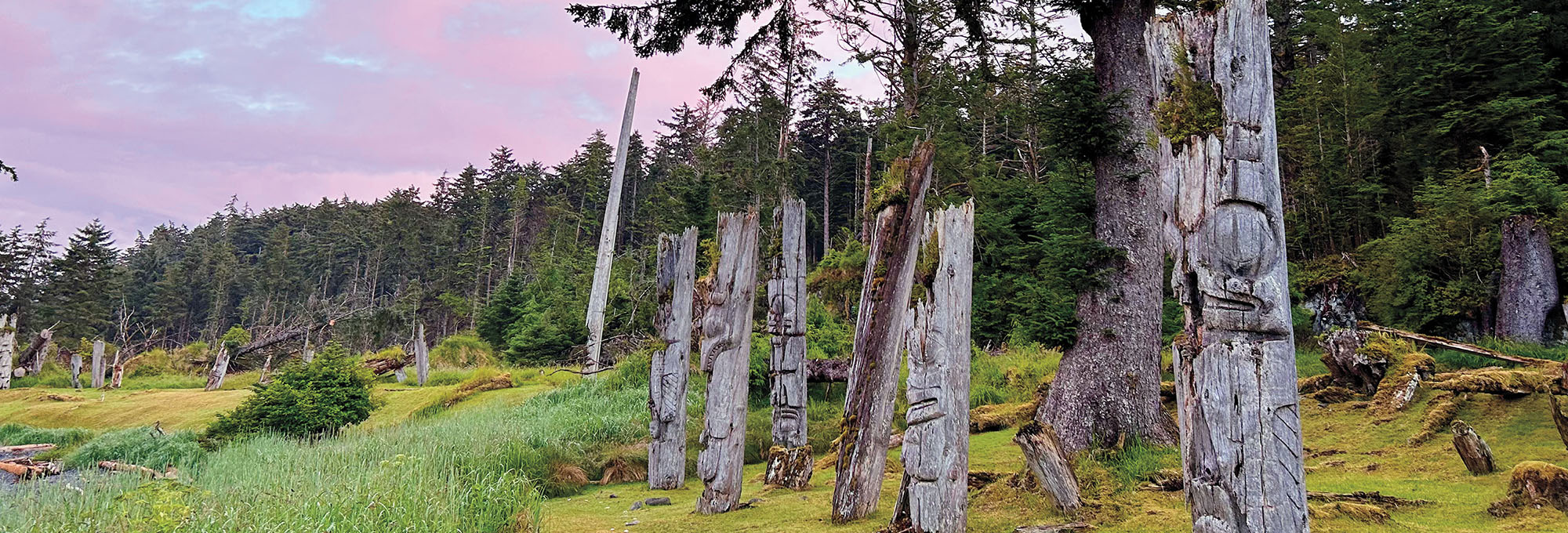 Mortuary and memorial poles