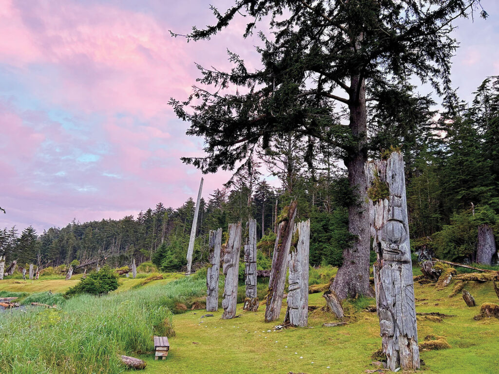 Mortuary and memorial poles
