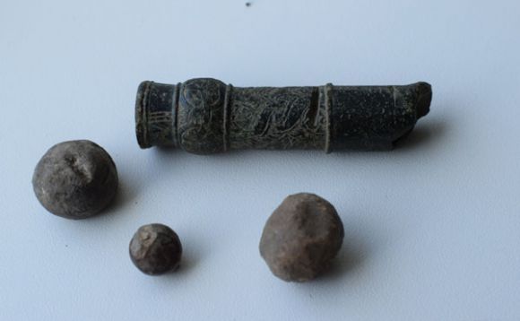 Bronze handgun fragment