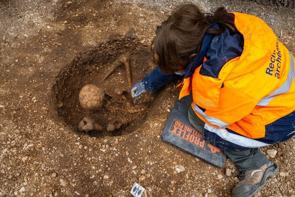 Excavation of a burial of a seated individual, Dijon, France