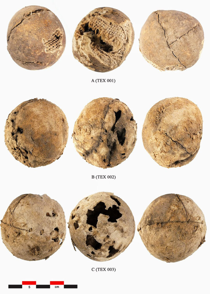 Three jeu de paume balls