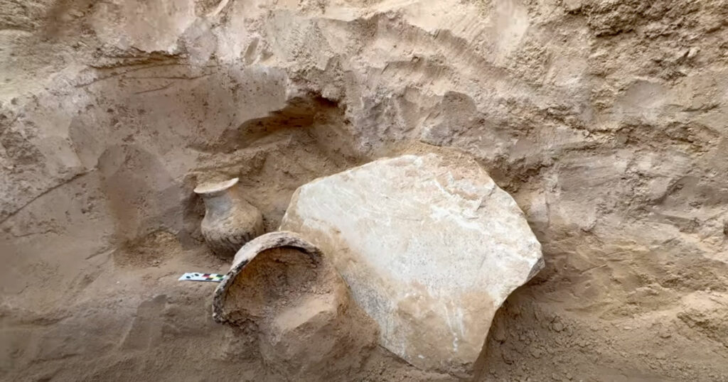 Pottery and possible piece of an altar in a Scythian tomb, Gura Bacului, Moldova