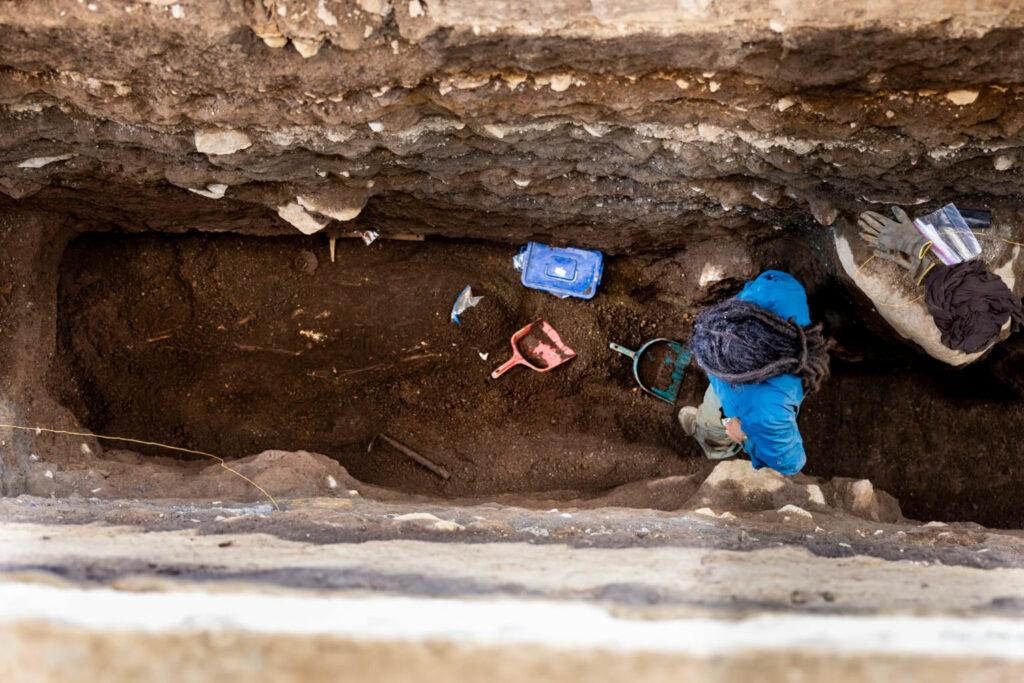 Burial excavation, Antiguo Cuscatlan, El Salvador
