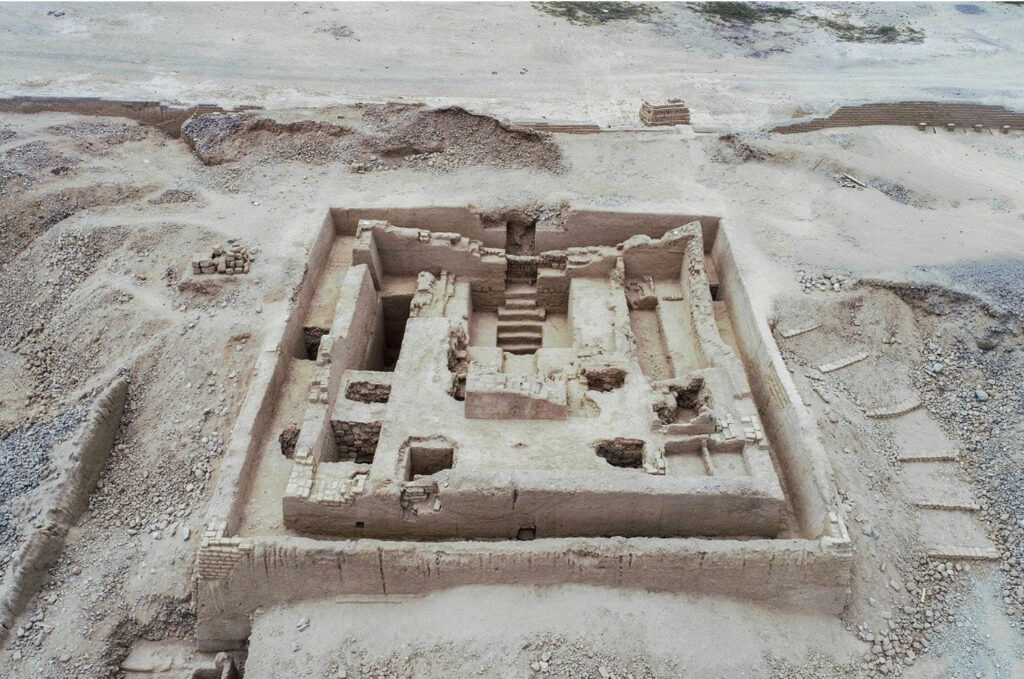 Funeral platform, Chan Chan, Peru